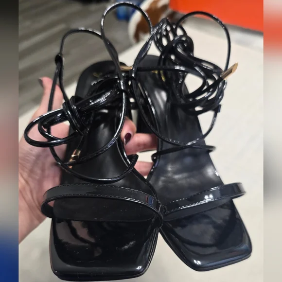 Genshuo Black Strappy Women's Heels - Picture 7 of 16